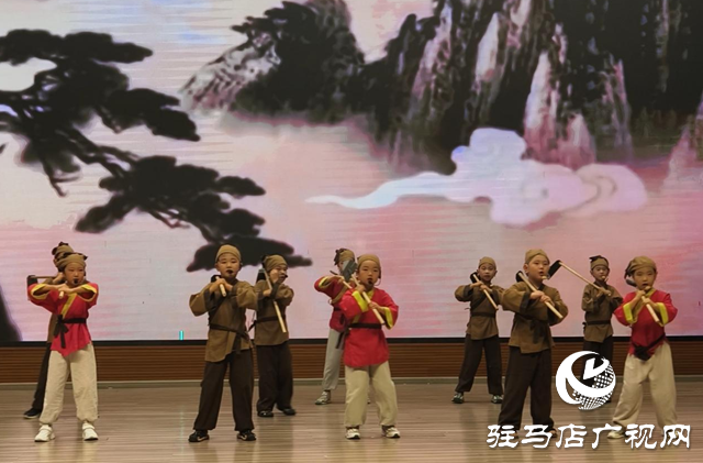驛城區舉行“童心飛揚 夢想發聲”暑期公益課匯演