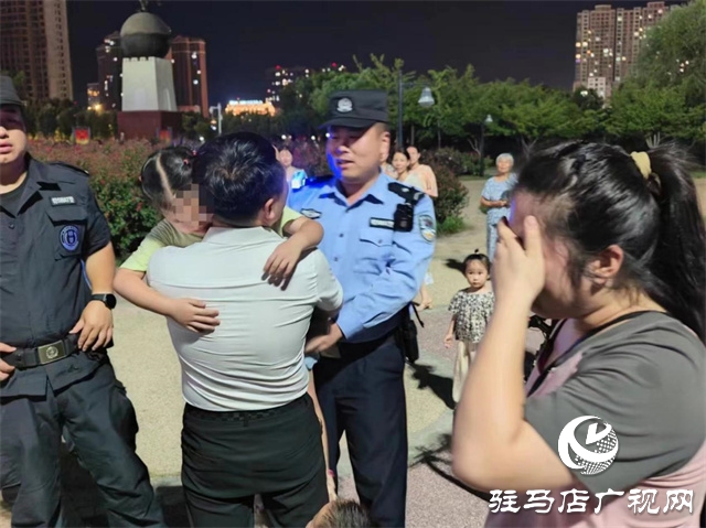 5歲女童公園走失 執勤民警快速找回