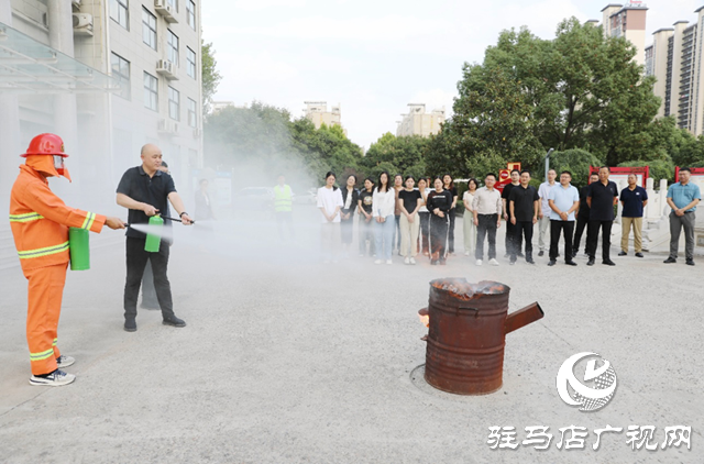 驛城區(qū)人民檢察院開展消防應(yīng)急演練