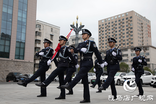 駐馬店市公安局經濟開發區分局舉行國慶升旗儀式