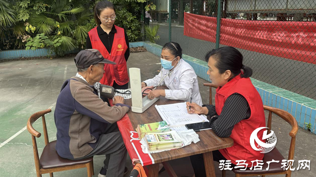 驛城區委統戰部開展“我們的節日·重陽”文明實踐活動