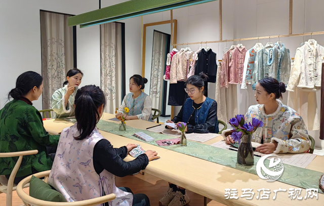李芳：創新新中式服裝 讓世界看見東方美