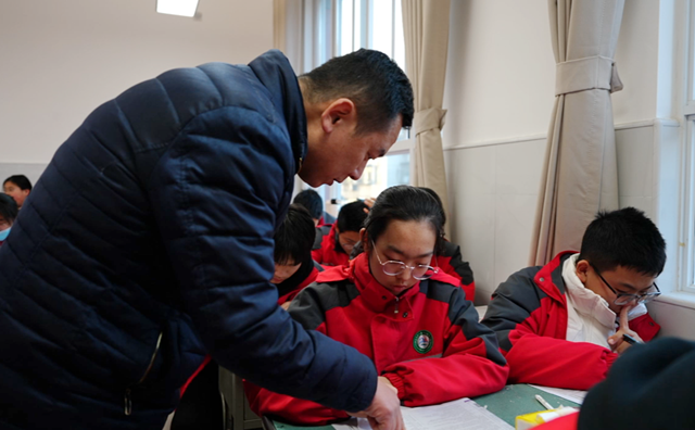 “育”見未來?名師風采丨袁衛國：打造班級文化 實現科學育人