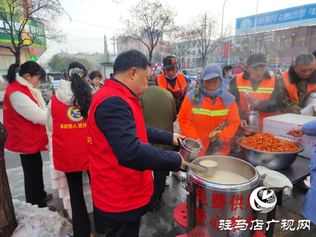 確山縣盤龍街道生產(chǎn)街社區(qū)開展“學雷鋒”志愿服務(wù)活動
