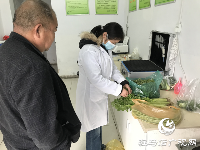 駐馬店市市場監管局經濟開發區分局開展食品安全“百姓點檢日”活動