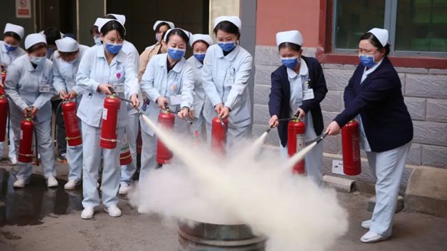 以練強安，防患未“燃”丨駐馬店市第一人民醫院開展消防應急演練，筑牢安全防線