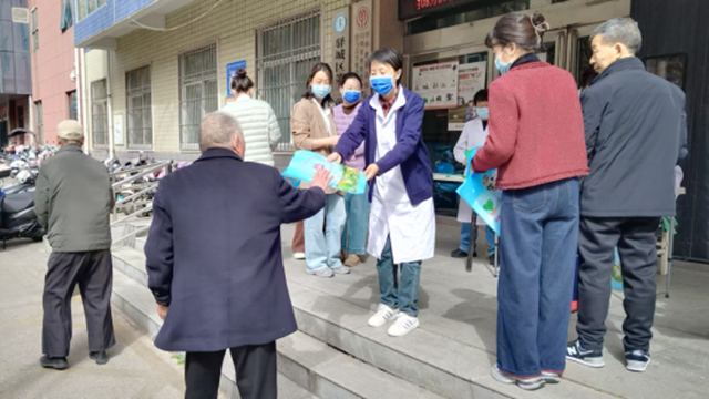 人民社區衛生服務中心開展世界防治結核病日義診活動