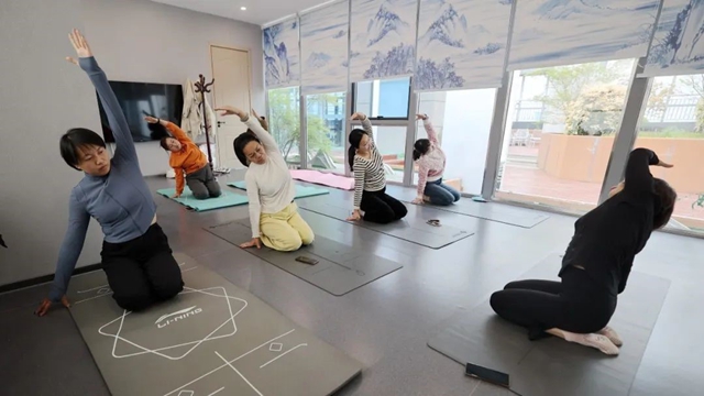  “瑜”悅身心 “伽”倍美麗——駐馬店市中心醫院開展公益瑜伽系列活動