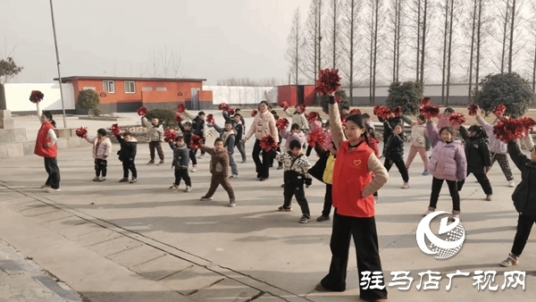 駐馬店職業(yè)技術(shù)學(xué)院教師教育學(xué)院開展美育浸潤下鄉(xiāng)支教活動(dòng)