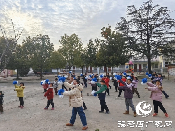 駐馬店職業(yè)技術(shù)學(xué)院教師教育學(xué)院開展美育浸潤下鄉(xiāng)支教活動(dòng)