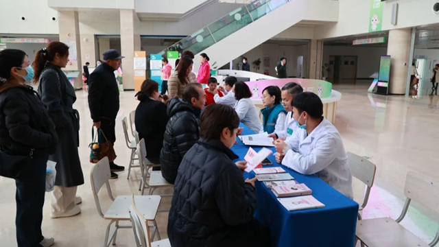駐馬店市中心醫院開展“跟黨奮進新征程，巾幗建功新時代”繽紛三月系列活動