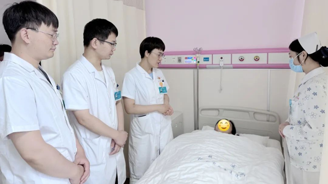 16歲花季少女小腹微凸，竟是懷了巨大“怪胎”？
