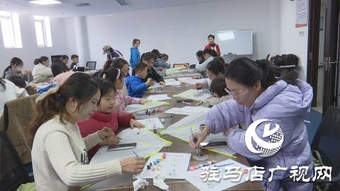 市總工會開展職工親子彩繪風箏活動