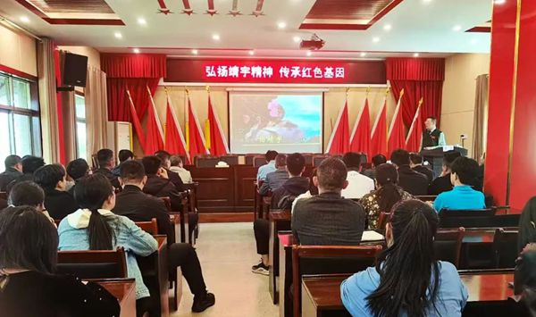 <strong>駐馬店市城鄉一體化示范區劉閣街道辦事處開展傳承紅色基因專題報告會</strong>