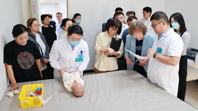 中國殘聯與聯合國兒童基金會專家組蒞臨駐馬店市中心醫院婦女兒童醫院指導培訓