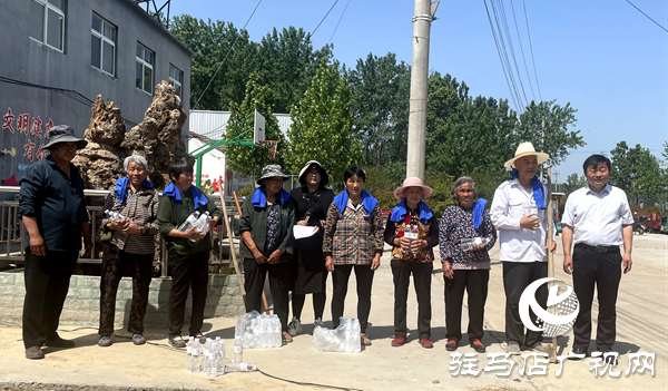 平輿縣萬金店鄉土店村舉辦首屆孝善文化農民運動會共慶五一
