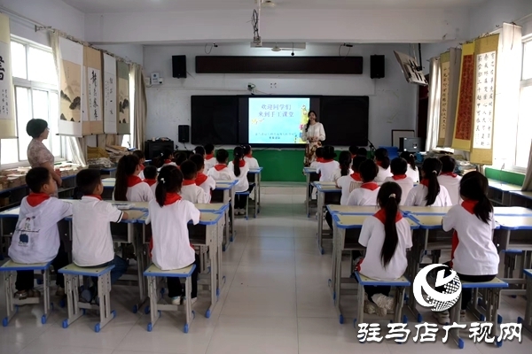 駐馬店幼兒師范高等專科學校赴遂平開展幫扶活動