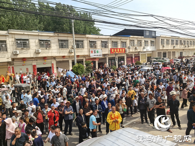 ?非遺盛宴！王店大裝閃耀高店鎮(zhèn)，傳統(tǒng)魅力引萬人圍觀
