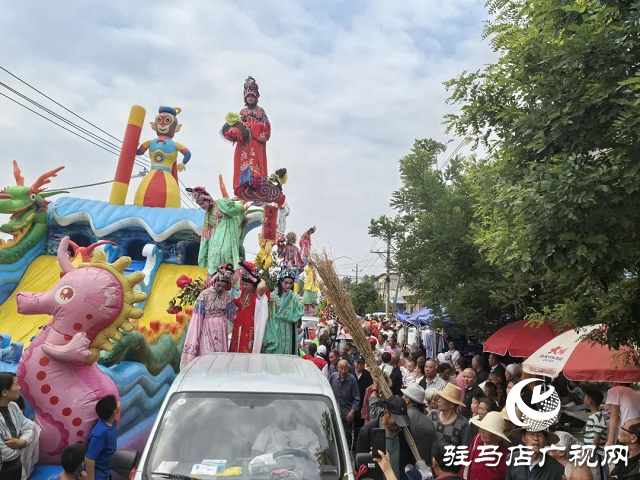 ?非遺盛宴！王店大裝閃耀高店鎮(zhèn)，傳統(tǒng)魅力引萬人圍觀