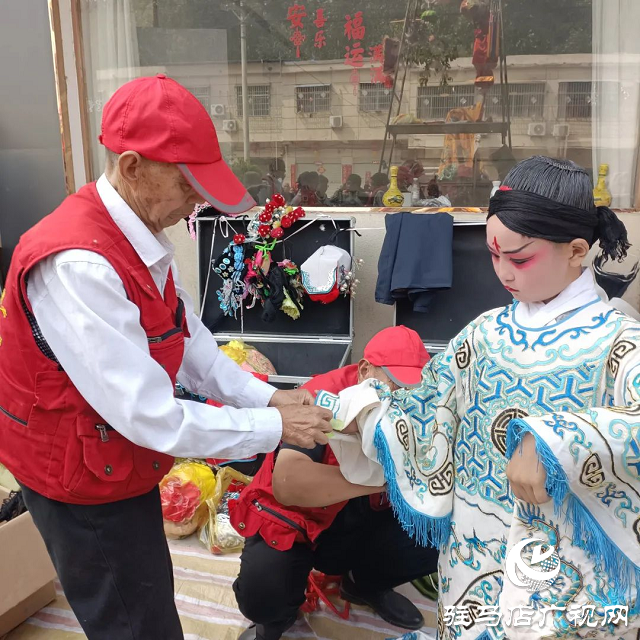 ?非遺盛宴！王店大裝閃耀高店鎮(zhèn)，傳統(tǒng)魅力引萬人圍觀