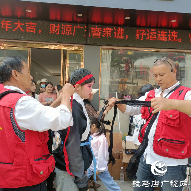 ?非遺盛宴！王店大裝閃耀高店鎮(zhèn)，傳統(tǒng)魅力引萬人圍觀