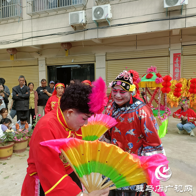 ?非遺盛宴！王店大裝閃耀高店鎮(zhèn)，傳統(tǒng)魅力引萬人圍觀