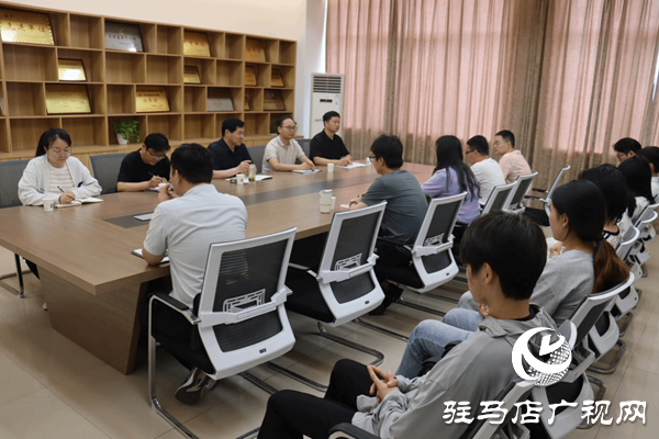 駐馬店職業技術學院黨委書記蘇新留到人工智能學院聽課調研