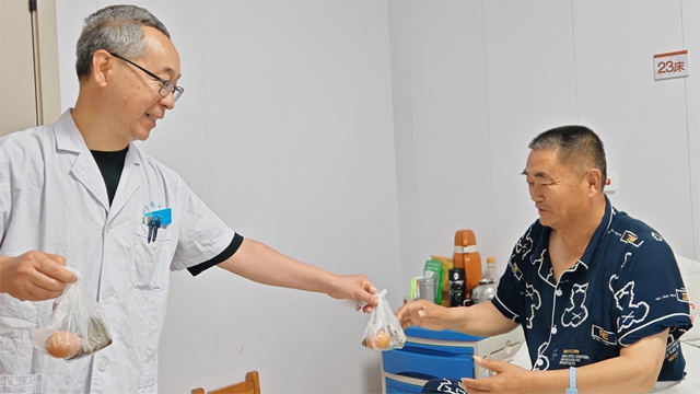  粽香傳情，醫患共暖：駐馬店市第二中醫院腦病一科端午病房送安康