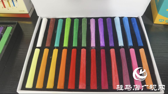 驛城區水屯鎮：小粉筆“闖”出大市場