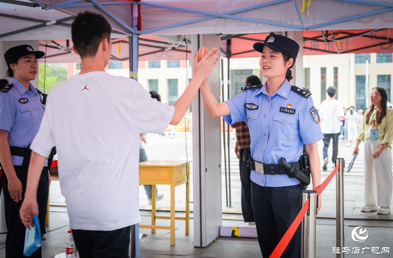 駐馬店市公安局經濟開發區分局：暖心護考 為夢護航