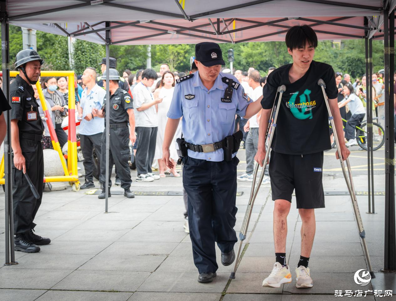 駐馬店市公安局經濟開發區分局：暖心護考 為夢護航