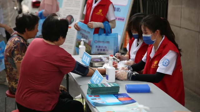  駐馬店市第一人民醫院：全國愛眼日，行動點亮“視”界