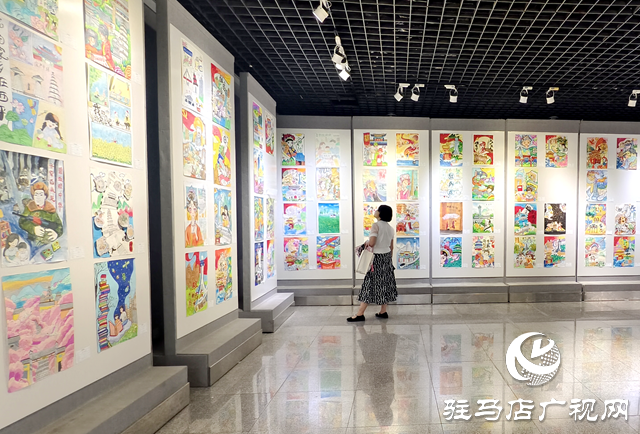 “親子悅讀藝術共創·出彩天中我來繪”少兒繪畫展在駐馬店市文化館開展