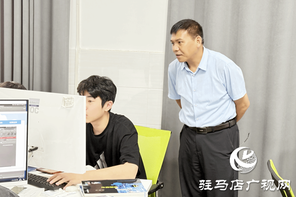 駐馬店職業技術學院校長宋華民深入北校區聽課調研