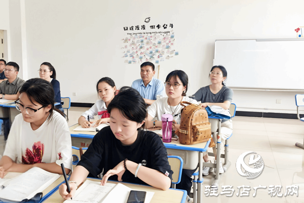 駐馬店職業技術學院校長宋華民深入北校區聽課調研