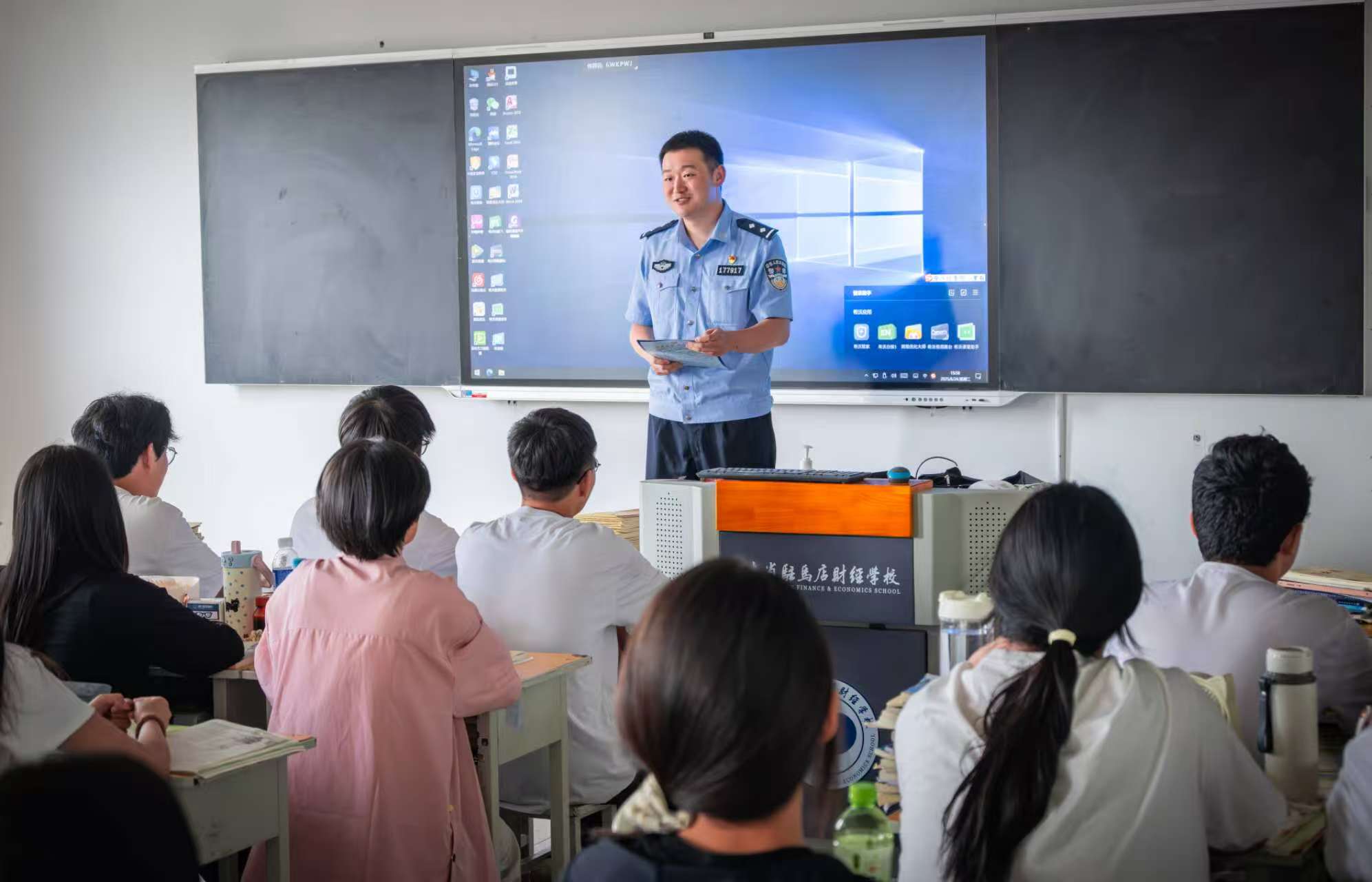 青春鑄警魂 丹心護(hù)平安——記駐馬店市公安局經(jīng)濟(jì)開發(fā)區(qū)分局關(guān)王廟派出所張航