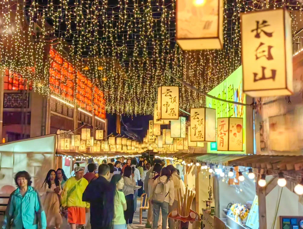 帶活“避暑經(jīng)濟(jì)”，這些地方有“妙招”