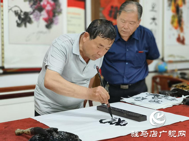 駐馬店市天中書畫藝術研究會舉辦書畫活動慶祝建黨104周年