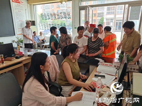  西平縣柏城街道年審送溫暖 計(jì)生政策入民心