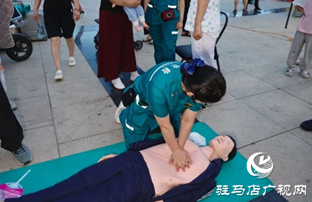 西平縣中醫藥文化夜市點亮群眾健康夜生活