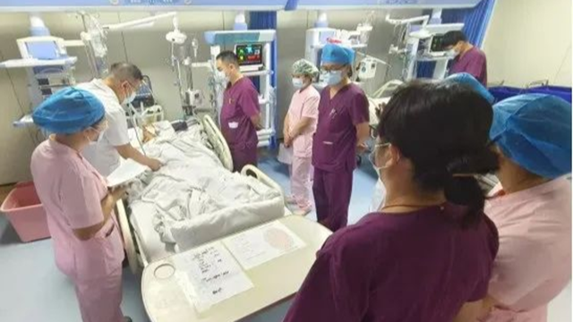  患者心包積液命懸一線，駐馬店市第一人民醫(yī)院“一針穿刺”接通生命通道