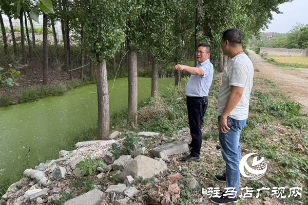  西平縣柏城街道排查采樣城區(qū)水體 為水環(huán)境治理“開良方”