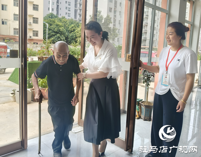 “紅色物業”進社區 情暖居民新生活