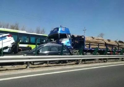 多車相撞，無責(zé)車也要賠付嗎？