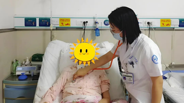 炎炎夏日送清涼，患者家屬高溫慰問沁人心