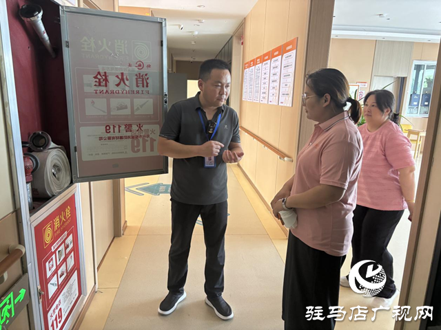 駐馬店市驛城區老街街道：“九小場所”細排查 緊抓安全不放松