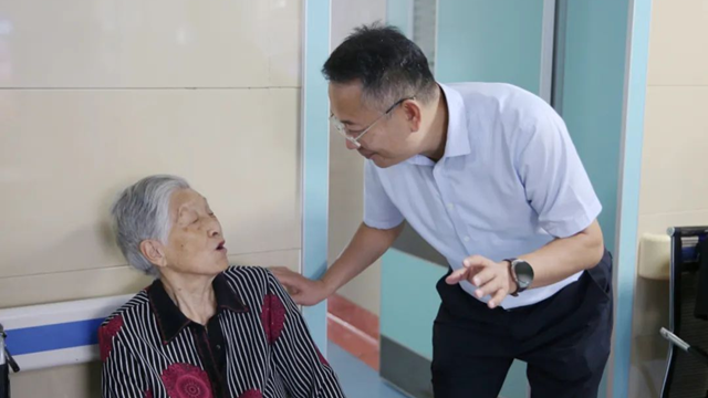 駐馬店市驛城區副區長魏彥平一行蒞臨駐馬店市第一人民醫院調研指導醫養結合工作