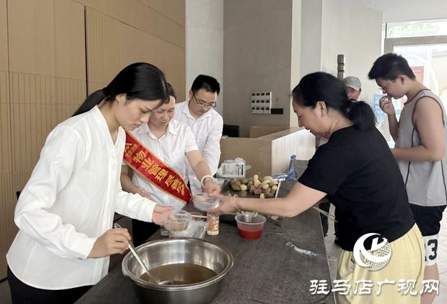 社區銀幕亮起“鄰里暖”