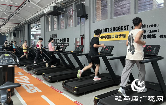 夏日的健身房成為市民運動的“清涼驛站”