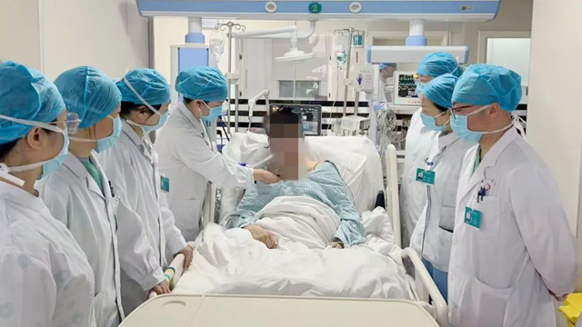 心臟停跳！40歲男子過(guò)量飲酒后命懸一線，駐馬店市中心醫(yī)院成功救回